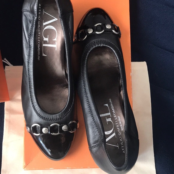 AGL pumps - black with silver buckle toe detail - Picture 6 of 8